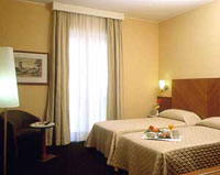 2 photo hotel UNA HOTEL MEDITERRANEO, Milan, Italy